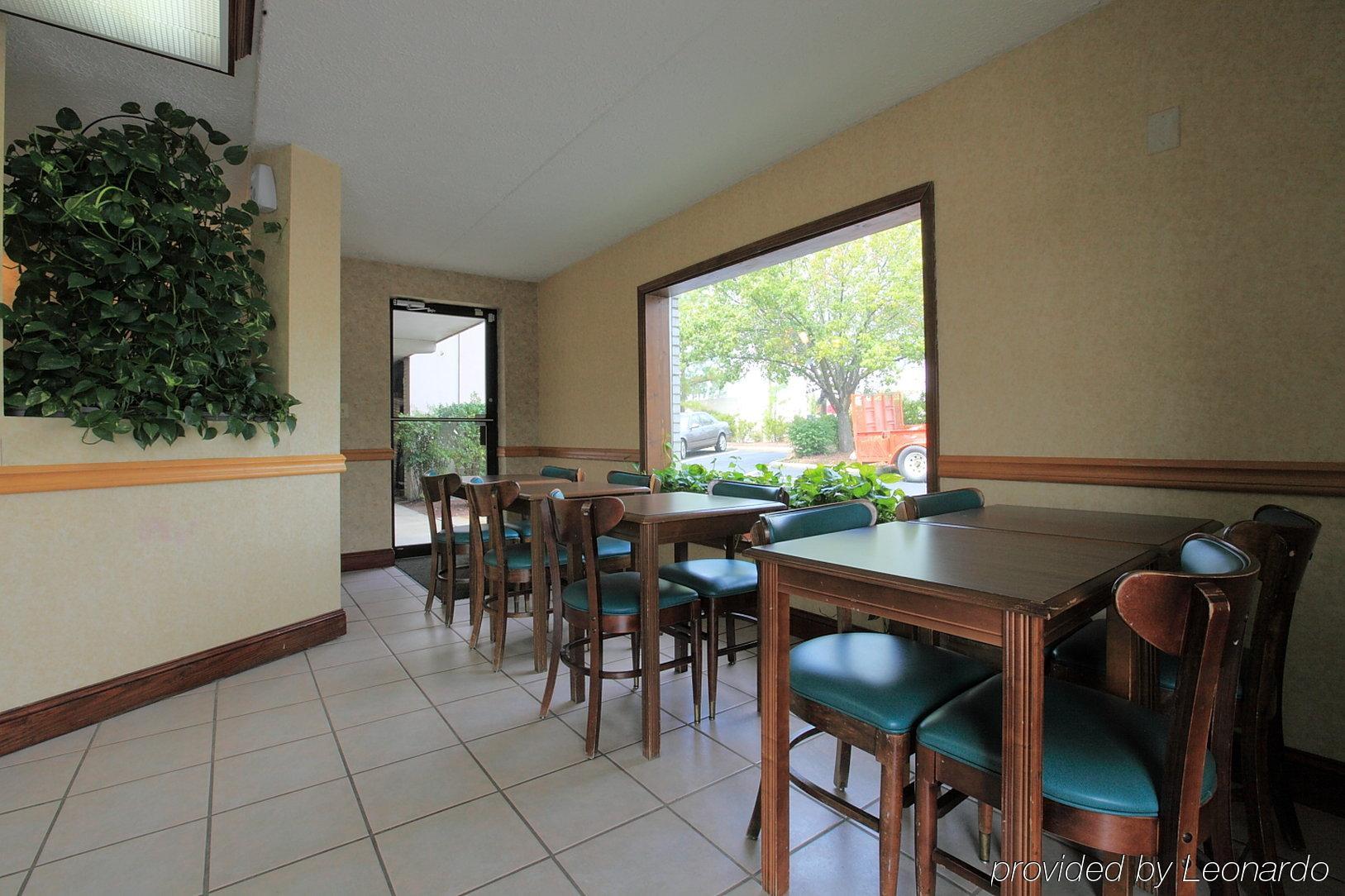 Americas Best Value Inn North Capital Raleigh Restaurace fotografie